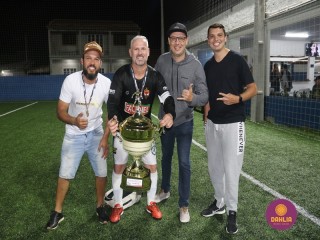 
<a style='margin-left: 5px;' class='btn btn-xs btn-social btn-facebook' href='https://www.facebook.com/sharer/sharer.php?u=https://www.boladovale.com.br/imgs/800-800-90/conteudo/fotos/1532/img1247.jpg' rel='popup' data-width='500' data-height='400'><i class='fa fa-facebook'></i>Compartilhar <span class='hidden-xs'>no Facebook</span>
</a> 
<a class='btn btn-default btn-xs' target='_blank' href='imgs/800-800-90/conteudo/fotos/1532/img1247.jpg'>
<span class='glyphicon glyphicon-cloud-download'></span> Salvar
</a> 
<span></span>