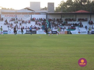
<a style='margin-left: 5px;' class='btn btn-xs btn-social btn-facebook' href='https://www.facebook.com/sharer/sharer.php?u=https://www.boladovale.com.br/imgs/800-800-90/conteudo/fotos/1533/img4953.jpg' rel='popup' data-width='500' data-height='400'><i class='fa fa-facebook'></i>Compartilhar <span class='hidden-xs'>no Facebook</span>
</a> 
<a class='btn btn-default btn-xs' target='_blank' href='imgs/800-800-90/conteudo/fotos/1533/img4953.jpg'>
<span class='glyphicon glyphicon-cloud-download'></span> Salvar
</a> 
<span></span>