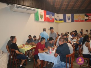
<a style='margin-left: 5px;' class='btn btn-xs btn-social btn-facebook' href='https://www.facebook.com/sharer/sharer.php?u=https://www.boladovale.com.br/imgs/800-800-90/conteudo/fotos/1534/img5278.jpg' rel='popup' data-width='500' data-height='400'><i class='fa fa-facebook'></i>Compartilhar <span class='hidden-xs'>no Facebook</span>
</a> 
<a class='btn btn-default btn-xs' target='_blank' href='imgs/800-800-90/conteudo/fotos/1534/img5278.jpg'>
<span class='glyphicon glyphicon-cloud-download'></span> Salvar
</a> 
<span></span>