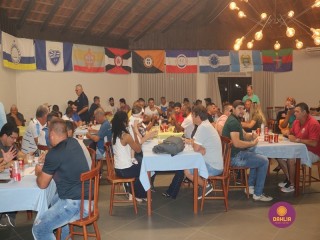 
<a style='margin-left: 5px;' class='btn btn-xs btn-social btn-facebook' href='https://www.facebook.com/sharer/sharer.php?u=https://www.boladovale.com.br/imgs/800-800-90/conteudo/fotos/1534/img5279.jpg' rel='popup' data-width='500' data-height='400'><i class='fa fa-facebook'></i>Compartilhar <span class='hidden-xs'>no Facebook</span>
</a> 
<a class='btn btn-default btn-xs' target='_blank' href='imgs/800-800-90/conteudo/fotos/1534/img5279.jpg'>
<span class='glyphicon glyphicon-cloud-download'></span> Salvar
</a> 
<span></span>