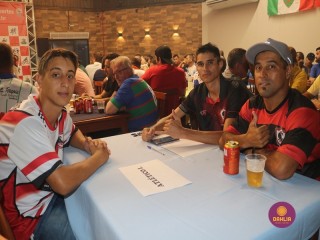 
<a style='margin-left: 5px;' class='btn btn-xs btn-social btn-facebook' href='https://www.facebook.com/sharer/sharer.php?u=https://www.boladovale.com.br/imgs/800-800-90/conteudo/fotos/1534/img5307.jpg' rel='popup' data-width='500' data-height='400'><i class='fa fa-facebook'></i>Compartilhar <span class='hidden-xs'>no Facebook</span>
</a> 
<a class='btn btn-default btn-xs' target='_blank' href='imgs/800-800-90/conteudo/fotos/1534/img5307.jpg'>
<span class='glyphicon glyphicon-cloud-download'></span> Salvar
</a> 
<span></span>