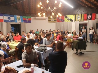 
<a style='margin-left: 5px;' class='btn btn-xs btn-social btn-facebook' href='https://www.facebook.com/sharer/sharer.php?u=https://www.boladovale.com.br/imgs/800-800-90/conteudo/fotos/1534/img5342.jpg' rel='popup' data-width='500' data-height='400'><i class='fa fa-facebook'></i>Compartilhar <span class='hidden-xs'>no Facebook</span>
</a> 
<a class='btn btn-default btn-xs' target='_blank' href='imgs/800-800-90/conteudo/fotos/1534/img5342.jpg'>
<span class='glyphicon glyphicon-cloud-download'></span> Salvar
</a> 
<span></span>