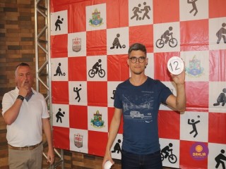 
<a style='margin-left: 5px;' class='btn btn-xs btn-social btn-facebook' href='https://www.facebook.com/sharer/sharer.php?u=https://www.boladovale.com.br/imgs/800-800-90/conteudo/fotos/1534/img5392.jpg' rel='popup' data-width='500' data-height='400'><i class='fa fa-facebook'></i>Compartilhar <span class='hidden-xs'>no Facebook</span>
</a> 
<a class='btn btn-default btn-xs' target='_blank' href='imgs/800-800-90/conteudo/fotos/1534/img5392.jpg'>
<span class='glyphicon glyphicon-cloud-download'></span> Salvar
</a> 
<span></span>