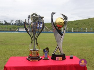 
<a style='margin-left: 5px;' class='btn btn-xs btn-social btn-facebook' href='https://www.facebook.com/sharer/sharer.php?u=https://www.boladovale.com.br/imgs/800-800-90/conteudo/fotos/1535/img7616.jpg' rel='popup' data-width='500' data-height='400'><i class='fa fa-facebook'></i>Compartilhar <span class='hidden-xs'>no Facebook</span>
</a> 
<a class='btn btn-default btn-xs' target='_blank' href='imgs/800-800-90/conteudo/fotos/1535/img7616.jpg'>
<span class='glyphicon glyphicon-cloud-download'></span> Salvar
</a> 
<span></span>