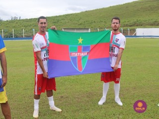 
<a style='margin-left: 5px;' class='btn btn-xs btn-social btn-facebook' href='https://www.facebook.com/sharer/sharer.php?u=https://www.boladovale.com.br/imgs/800-800-90/conteudo/fotos/1535/img7638.jpg' rel='popup' data-width='500' data-height='400'><i class='fa fa-facebook'></i>Compartilhar <span class='hidden-xs'>no Facebook</span>
</a> 
<a class='btn btn-default btn-xs' target='_blank' href='imgs/800-800-90/conteudo/fotos/1535/img7638.jpg'>
<span class='glyphicon glyphicon-cloud-download'></span> Salvar
</a> 
<span></span>