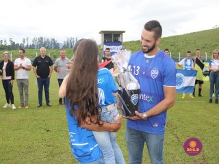 
<a style='margin-left: 5px;' class='btn btn-xs btn-social btn-facebook' href='https://www.facebook.com/sharer/sharer.php?u=https://www.boladovale.com.br/imgs/800-800-90/conteudo/fotos/1535/img7664.jpg' rel='popup' data-width='500' data-height='400'><i class='fa fa-facebook'></i>Compartilhar <span class='hidden-xs'>no Facebook</span>
</a> 
<a class='btn btn-default btn-xs' target='_blank' href='imgs/800-800-90/conteudo/fotos/1535/img7664.jpg'>
<span class='glyphicon glyphicon-cloud-download'></span> Salvar
</a> 
<span></span>