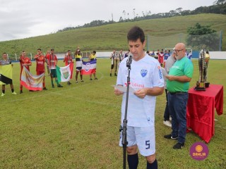 
<a style='margin-left: 5px;' class='btn btn-xs btn-social btn-facebook' href='https://www.facebook.com/sharer/sharer.php?u=https://www.boladovale.com.br/imgs/800-800-90/conteudo/fotos/1535/img7669.jpg' rel='popup' data-width='500' data-height='400'><i class='fa fa-facebook'></i>Compartilhar <span class='hidden-xs'>no Facebook</span>
</a> 
<a class='btn btn-default btn-xs' target='_blank' href='imgs/800-800-90/conteudo/fotos/1535/img7669.jpg'>
<span class='glyphicon glyphicon-cloud-download'></span> Salvar
</a> 
<span></span>