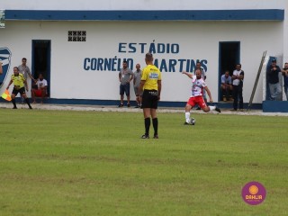 
<a style='margin-left: 5px;' class='btn btn-xs btn-social btn-facebook' href='https://www.facebook.com/sharer/sharer.php?u=https://www.boladovale.com.br/imgs/800-800-90/conteudo/fotos/1536/img7740.jpg' rel='popup' data-width='500' data-height='400'><i class='fa fa-facebook'></i>Compartilhar <span class='hidden-xs'>no Facebook</span>
</a> 
<a class='btn btn-default btn-xs' target='_blank' href='imgs/800-800-90/conteudo/fotos/1536/img7740.jpg'>
<span class='glyphicon glyphicon-cloud-download'></span> Salvar
</a> 
<span></span>