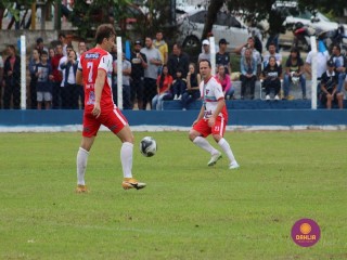
<a style='margin-left: 5px;' class='btn btn-xs btn-social btn-facebook' href='https://www.facebook.com/sharer/sharer.php?u=https://www.boladovale.com.br/imgs/800-800-90/conteudo/fotos/1536/img7750.jpg' rel='popup' data-width='500' data-height='400'><i class='fa fa-facebook'></i>Compartilhar <span class='hidden-xs'>no Facebook</span>
</a> 
<a class='btn btn-default btn-xs' target='_blank' href='imgs/800-800-90/conteudo/fotos/1536/img7750.jpg'>
<span class='glyphicon glyphicon-cloud-download'></span> Salvar
</a> 
<span></span>