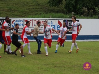 
<a style='margin-left: 5px;' class='btn btn-xs btn-social btn-facebook' href='https://www.facebook.com/sharer/sharer.php?u=https://www.boladovale.com.br/imgs/800-800-90/conteudo/fotos/1536/img7752.jpg' rel='popup' data-width='500' data-height='400'><i class='fa fa-facebook'></i>Compartilhar <span class='hidden-xs'>no Facebook</span>
</a> 
<a class='btn btn-default btn-xs' target='_blank' href='imgs/800-800-90/conteudo/fotos/1536/img7752.jpg'>
<span class='glyphicon glyphicon-cloud-download'></span> Salvar
</a> 
<span></span>