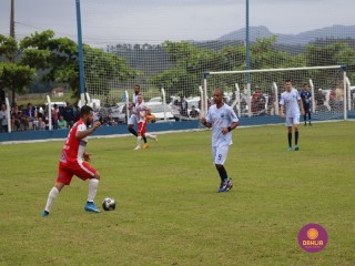 
<a style='margin-left: 5px;' class='btn btn-xs btn-social btn-facebook' href='https://www.facebook.com/sharer/sharer.php?u=https://www.boladovale.com.br/imgs/800-800-90/conteudo/fotos/1536/img7883.jpg' rel='popup' data-width='500' data-height='400'><i class='fa fa-facebook'></i>Compartilhar <span class='hidden-xs'>no Facebook</span>
</a> 
<a class='btn btn-default btn-xs' target='_blank' href='imgs/800-800-90/conteudo/fotos/1536/img7883.jpg'>
<span class='glyphicon glyphicon-cloud-download'></span> Salvar
</a> 
<span></span>