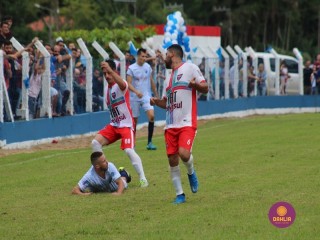 
<a style='margin-left: 5px;' class='btn btn-xs btn-social btn-facebook' href='https://www.facebook.com/sharer/sharer.php?u=https://www.boladovale.com.br/imgs/800-800-90/conteudo/fotos/1536/img7897.jpg' rel='popup' data-width='500' data-height='400'><i class='fa fa-facebook'></i>Compartilhar <span class='hidden-xs'>no Facebook</span>
</a> 
<a class='btn btn-default btn-xs' target='_blank' href='imgs/800-800-90/conteudo/fotos/1536/img7897.jpg'>
<span class='glyphicon glyphicon-cloud-download'></span> Salvar
</a> 
<span></span>