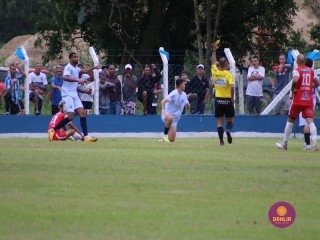 
<a style='margin-left: 5px;' class='btn btn-xs btn-social btn-facebook' href='https://www.facebook.com/sharer/sharer.php?u=https://www.boladovale.com.br/imgs/800-800-90/conteudo/fotos/1536/img7932.jpg' rel='popup' data-width='500' data-height='400'><i class='fa fa-facebook'></i>Compartilhar <span class='hidden-xs'>no Facebook</span>
</a> 
<a class='btn btn-default btn-xs' target='_blank' href='imgs/800-800-90/conteudo/fotos/1536/img7932.jpg'>
<span class='glyphicon glyphicon-cloud-download'></span> Salvar
</a> 
<span></span>