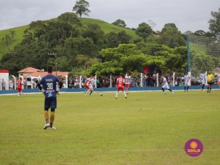 
<a style='margin-left: 5px;' class='btn btn-xs btn-social btn-facebook' href='https://www.facebook.com/sharer/sharer.php?u=https://www.boladovale.com.br/imgs/800-800-90/conteudo/fotos/1536/img7954.jpg' rel='popup' data-width='500' data-height='400'><i class='fa fa-facebook'></i>Compartilhar <span class='hidden-xs'>no Facebook</span>
</a> 
<a class='btn btn-default btn-xs' target='_blank' href='imgs/800-800-90/conteudo/fotos/1536/img7954.jpg'>
<span class='glyphicon glyphicon-cloud-download'></span> Salvar
</a> 
<span></span>