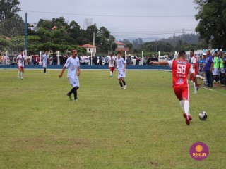 
<a style='margin-left: 5px;' class='btn btn-xs btn-social btn-facebook' href='https://www.facebook.com/sharer/sharer.php?u=https://www.boladovale.com.br/imgs/800-800-90/conteudo/fotos/1536/img7974.jpg' rel='popup' data-width='500' data-height='400'><i class='fa fa-facebook'></i>Compartilhar <span class='hidden-xs'>no Facebook</span>
</a> 
<a class='btn btn-default btn-xs' target='_blank' href='imgs/800-800-90/conteudo/fotos/1536/img7974.jpg'>
<span class='glyphicon glyphicon-cloud-download'></span> Salvar
</a> 
<span></span>