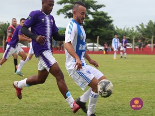 
<a style='margin-left: 5px;' class='btn btn-xs btn-social btn-facebook' href='https://www.facebook.com/sharer/sharer.php?u=https://www.boladovale.com.br/imgs/800-800-90/conteudo/fotos/1537/img8063.jpg' rel='popup' data-width='500' data-height='400'><i class='fa fa-facebook'></i>Compartilhar <span class='hidden-xs'>no Facebook</span>
</a> 
<a class='btn btn-default btn-xs' target='_blank' href='imgs/800-800-90/conteudo/fotos/1537/img8063.jpg'>
<span class='glyphicon glyphicon-cloud-download'></span> Salvar
</a> 
<span></span>