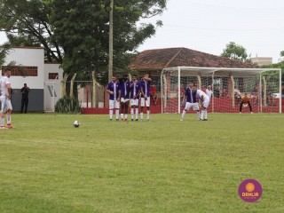 
<a style='margin-left: 5px;' class='btn btn-xs btn-social btn-facebook' href='https://www.facebook.com/sharer/sharer.php?u=https://www.boladovale.com.br/imgs/800-800-90/conteudo/fotos/1537/img8096.jpg' rel='popup' data-width='500' data-height='400'><i class='fa fa-facebook'></i>Compartilhar <span class='hidden-xs'>no Facebook</span>
</a> 
<a class='btn btn-default btn-xs' target='_blank' href='imgs/800-800-90/conteudo/fotos/1537/img8096.jpg'>
<span class='glyphicon glyphicon-cloud-download'></span> Salvar
</a> 
<span></span>