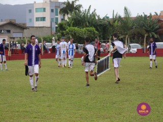 
<a style='margin-left: 5px;' class='btn btn-xs btn-social btn-facebook' href='https://www.facebook.com/sharer/sharer.php?u=https://www.boladovale.com.br/imgs/800-800-90/conteudo/fotos/1537/img8123.jpg' rel='popup' data-width='500' data-height='400'><i class='fa fa-facebook'></i>Compartilhar <span class='hidden-xs'>no Facebook</span>
</a> 
<a class='btn btn-default btn-xs' target='_blank' href='imgs/800-800-90/conteudo/fotos/1537/img8123.jpg'>
<span class='glyphicon glyphicon-cloud-download'></span> Salvar
</a> 
<span></span>