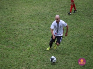 
<a style='margin-left: 5px;' class='btn btn-xs btn-social btn-facebook' href='https://www.facebook.com/sharer/sharer.php?u=https://www.boladovale.com.br/imgs/800-800-90/conteudo/fotos/1538/img8218.jpg' rel='popup' data-width='500' data-height='400'><i class='fa fa-facebook'></i>Compartilhar <span class='hidden-xs'>no Facebook</span>
</a> 
<a class='btn btn-default btn-xs' target='_blank' href='imgs/800-800-90/conteudo/fotos/1538/img8218.jpg'>
<span class='glyphicon glyphicon-cloud-download'></span> Salvar
</a> 
<span></span>