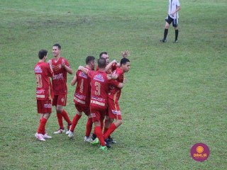 
<a style='margin-left: 5px;' class='btn btn-xs btn-social btn-facebook' href='https://www.facebook.com/sharer/sharer.php?u=https://www.boladovale.com.br/imgs/800-800-90/conteudo/fotos/1538/img8271.jpg' rel='popup' data-width='500' data-height='400'><i class='fa fa-facebook'></i>Compartilhar <span class='hidden-xs'>no Facebook</span>
</a> 
<a class='btn btn-default btn-xs' target='_blank' href='imgs/800-800-90/conteudo/fotos/1538/img8271.jpg'>
<span class='glyphicon glyphicon-cloud-download'></span> Salvar
</a> 
<span></span>
