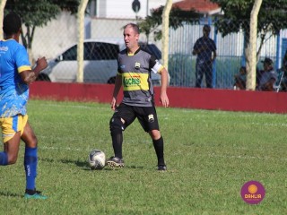 
<a style='margin-left: 5px;' class='btn btn-xs btn-social btn-facebook' href='https://www.facebook.com/sharer/sharer.php?u=https://www.boladovale.com.br/imgs/800-800-90/conteudo/fotos/1539/img8925.jpg' rel='popup' data-width='500' data-height='400'><i class='fa fa-facebook'></i>Compartilhar <span class='hidden-xs'>no Facebook</span>
</a> 
<a class='btn btn-default btn-xs' target='_blank' href='imgs/800-800-90/conteudo/fotos/1539/img8925.jpg'>
<span class='glyphicon glyphicon-cloud-download'></span> Salvar
</a> 
<span></span>