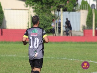 
<a style='margin-left: 5px;' class='btn btn-xs btn-social btn-facebook' href='https://www.facebook.com/sharer/sharer.php?u=https://www.boladovale.com.br/imgs/800-800-90/conteudo/fotos/1539/img8938.jpg' rel='popup' data-width='500' data-height='400'><i class='fa fa-facebook'></i>Compartilhar <span class='hidden-xs'>no Facebook</span>
</a> 
<a class='btn btn-default btn-xs' target='_blank' href='imgs/800-800-90/conteudo/fotos/1539/img8938.jpg'>
<span class='glyphicon glyphicon-cloud-download'></span> Salvar
</a> 
<span></span>