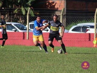 
<a style='margin-left: 5px;' class='btn btn-xs btn-social btn-facebook' href='https://www.facebook.com/sharer/sharer.php?u=https://www.boladovale.com.br/imgs/800-800-90/conteudo/fotos/1539/img8941.jpg' rel='popup' data-width='500' data-height='400'><i class='fa fa-facebook'></i>Compartilhar <span class='hidden-xs'>no Facebook</span>
</a> 
<a class='btn btn-default btn-xs' target='_blank' href='imgs/800-800-90/conteudo/fotos/1539/img8941.jpg'>
<span class='glyphicon glyphicon-cloud-download'></span> Salvar
</a> 
<span></span>