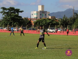 
<a style='margin-left: 5px;' class='btn btn-xs btn-social btn-facebook' href='https://www.facebook.com/sharer/sharer.php?u=https://www.boladovale.com.br/imgs/800-800-90/conteudo/fotos/1539/img8964.jpg' rel='popup' data-width='500' data-height='400'><i class='fa fa-facebook'></i>Compartilhar <span class='hidden-xs'>no Facebook</span>
</a> 
<a class='btn btn-default btn-xs' target='_blank' href='imgs/800-800-90/conteudo/fotos/1539/img8964.jpg'>
<span class='glyphicon glyphicon-cloud-download'></span> Salvar
</a> 
<span></span>