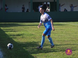 
<a style='margin-left: 5px;' class='btn btn-xs btn-social btn-facebook' href='https://www.facebook.com/sharer/sharer.php?u=https://www.boladovale.com.br/imgs/800-800-90/conteudo/fotos/1540/img9005.jpg' rel='popup' data-width='500' data-height='400'><i class='fa fa-facebook'></i>Compartilhar <span class='hidden-xs'>no Facebook</span>
</a> 
<a class='btn btn-default btn-xs' target='_blank' href='imgs/800-800-90/conteudo/fotos/1540/img9005.jpg'>
<span class='glyphicon glyphicon-cloud-download'></span> Salvar
</a> 
<span></span>