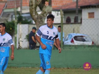 
<a style='margin-left: 5px;' class='btn btn-xs btn-social btn-facebook' href='https://www.facebook.com/sharer/sharer.php?u=https://www.boladovale.com.br/imgs/800-800-90/conteudo/fotos/1540/img9033.jpg' rel='popup' data-width='500' data-height='400'><i class='fa fa-facebook'></i>Compartilhar <span class='hidden-xs'>no Facebook</span>
</a> 
<a class='btn btn-default btn-xs' target='_blank' href='imgs/800-800-90/conteudo/fotos/1540/img9033.jpg'>
<span class='glyphicon glyphicon-cloud-download'></span> Salvar
</a> 
<span></span>