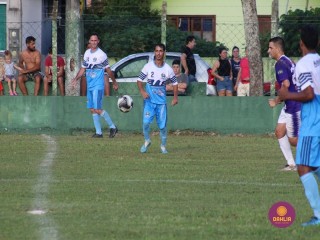 
<a style='margin-left: 5px;' class='btn btn-xs btn-social btn-facebook' href='https://www.facebook.com/sharer/sharer.php?u=https://www.boladovale.com.br/imgs/800-800-90/conteudo/fotos/1540/img9034.jpg' rel='popup' data-width='500' data-height='400'><i class='fa fa-facebook'></i>Compartilhar <span class='hidden-xs'>no Facebook</span>
</a> 
<a class='btn btn-default btn-xs' target='_blank' href='imgs/800-800-90/conteudo/fotos/1540/img9034.jpg'>
<span class='glyphicon glyphicon-cloud-download'></span> Salvar
</a> 
<span></span>