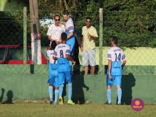 
<a style='margin-left: 5px;' class='btn btn-xs btn-social btn-facebook' href='https://www.facebook.com/sharer/sharer.php?u=https://www.boladovale.com.br/imgs/800-800-90/conteudo/fotos/1540/img9056.jpg' rel='popup' data-width='500' data-height='400'><i class='fa fa-facebook'></i>Compartilhar <span class='hidden-xs'>no Facebook</span>
</a> 
<a class='btn btn-default btn-xs' target='_blank' href='imgs/800-800-90/conteudo/fotos/1540/img9056.jpg'>
<span class='glyphicon glyphicon-cloud-download'></span> Salvar
</a> 
<span></span>