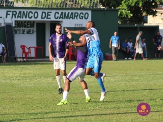 
<a style='margin-left: 5px;' class='btn btn-xs btn-social btn-facebook' href='https://www.facebook.com/sharer/sharer.php?u=https://www.boladovale.com.br/imgs/800-800-90/conteudo/fotos/1540/img9068.jpg' rel='popup' data-width='500' data-height='400'><i class='fa fa-facebook'></i>Compartilhar <span class='hidden-xs'>no Facebook</span>
</a> 
<a class='btn btn-default btn-xs' target='_blank' href='imgs/800-800-90/conteudo/fotos/1540/img9068.jpg'>
<span class='glyphicon glyphicon-cloud-download'></span> Salvar
</a> 
<span></span>