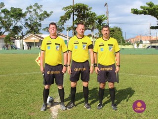 
<a style='margin-left: 5px;' class='btn btn-xs btn-social btn-facebook' href='https://www.facebook.com/sharer/sharer.php?u=https://www.boladovale.com.br/imgs/800-800-90/conteudo/fotos/1541/img6929.jpg' rel='popup' data-width='500' data-height='400'><i class='fa fa-facebook'></i>Compartilhar <span class='hidden-xs'>no Facebook</span>
</a> 
<a class='btn btn-default btn-xs' target='_blank' href='imgs/800-800-90/conteudo/fotos/1541/img6929.jpg'>
<span class='glyphicon glyphicon-cloud-download'></span> Salvar
</a> 
<span></span>
