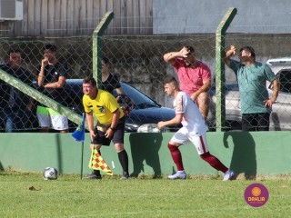 
<a style='margin-left: 5px;' class='btn btn-xs btn-social btn-facebook' href='https://www.facebook.com/sharer/sharer.php?u=https://www.boladovale.com.br/imgs/800-800-90/conteudo/fotos/1541/img6969.jpg' rel='popup' data-width='500' data-height='400'><i class='fa fa-facebook'></i>Compartilhar <span class='hidden-xs'>no Facebook</span>
</a> 
<a class='btn btn-default btn-xs' target='_blank' href='imgs/800-800-90/conteudo/fotos/1541/img6969.jpg'>
<span class='glyphicon glyphicon-cloud-download'></span> Salvar
</a> 
<span></span>