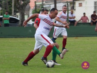 
<a style='margin-left: 5px;' class='btn btn-xs btn-social btn-facebook' href='https://www.facebook.com/sharer/sharer.php?u=https://www.boladovale.com.br/imgs/800-800-90/conteudo/fotos/1541/img7320.jpg' rel='popup' data-width='500' data-height='400'><i class='fa fa-facebook'></i>Compartilhar <span class='hidden-xs'>no Facebook</span>
</a> 
<a class='btn btn-default btn-xs' target='_blank' href='imgs/800-800-90/conteudo/fotos/1541/img7320.jpg'>
<span class='glyphicon glyphicon-cloud-download'></span> Salvar
</a> 
<span></span>