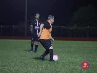 
<a style='margin-left: 5px;' class='btn btn-xs btn-social btn-facebook' href='https://www.facebook.com/sharer/sharer.php?u=https://www.boladovale.com.br/imgs/800-800-90/conteudo/fotos/1542/img9605.jpg' rel='popup' data-width='500' data-height='400'><i class='fa fa-facebook'></i>Compartilhar <span class='hidden-xs'>no Facebook</span>
</a> 
<a class='btn btn-default btn-xs' target='_blank' href='imgs/800-800-90/conteudo/fotos/1542/img9605.jpg'>
<span class='glyphicon glyphicon-cloud-download'></span> Salvar
</a> 
<span></span>