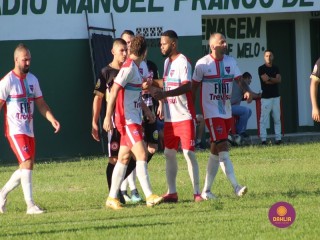 
<a style='margin-left: 5px;' class='btn btn-xs btn-social btn-facebook' href='https://www.facebook.com/sharer/sharer.php?u=https://www.boladovale.com.br/imgs/800-800-90/conteudo/fotos/1543/img9795.jpg' rel='popup' data-width='500' data-height='400'><i class='fa fa-facebook'></i>Compartilhar <span class='hidden-xs'>no Facebook</span>
</a> 
<a class='btn btn-default btn-xs' target='_blank' href='imgs/800-800-90/conteudo/fotos/1543/img9795.jpg'>
<span class='glyphicon glyphicon-cloud-download'></span> Salvar
</a> 
<span></span>