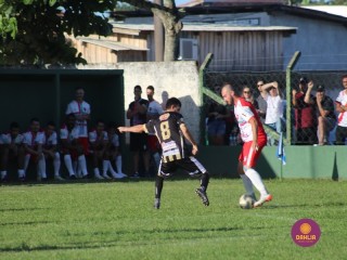 
<a style='margin-left: 5px;' class='btn btn-xs btn-social btn-facebook' href='https://www.facebook.com/sharer/sharer.php?u=https://www.boladovale.com.br/imgs/800-800-90/conteudo/fotos/1543/img9805.jpg' rel='popup' data-width='500' data-height='400'><i class='fa fa-facebook'></i>Compartilhar <span class='hidden-xs'>no Facebook</span>
</a> 
<a class='btn btn-default btn-xs' target='_blank' href='imgs/800-800-90/conteudo/fotos/1543/img9805.jpg'>
<span class='glyphicon glyphicon-cloud-download'></span> Salvar
</a> 
<span></span>