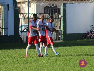 
<a style='margin-left: 5px;' class='btn btn-xs btn-social btn-facebook' href='https://www.facebook.com/sharer/sharer.php?u=https://www.boladovale.com.br/imgs/800-800-90/conteudo/fotos/1543/img9823.jpg' rel='popup' data-width='500' data-height='400'><i class='fa fa-facebook'></i>Compartilhar <span class='hidden-xs'>no Facebook</span>
</a> 
<a class='btn btn-default btn-xs' target='_blank' href='imgs/800-800-90/conteudo/fotos/1543/img9823.jpg'>
<span class='glyphicon glyphicon-cloud-download'></span> Salvar
</a> 
<span></span>
