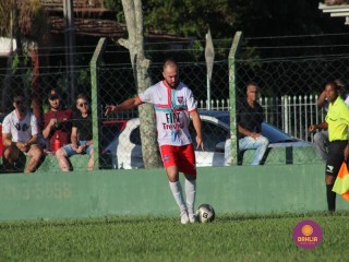 
<a style='margin-left: 5px;' class='btn btn-xs btn-social btn-facebook' href='https://www.facebook.com/sharer/sharer.php?u=https://www.boladovale.com.br/imgs/800-800-90/conteudo/fotos/1543/img9828.jpg' rel='popup' data-width='500' data-height='400'><i class='fa fa-facebook'></i>Compartilhar <span class='hidden-xs'>no Facebook</span>
</a> 
<a class='btn btn-default btn-xs' target='_blank' href='imgs/800-800-90/conteudo/fotos/1543/img9828.jpg'>
<span class='glyphicon glyphicon-cloud-download'></span> Salvar
</a> 
<span></span>