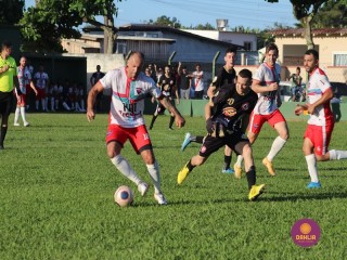 
<a style='margin-left: 5px;' class='btn btn-xs btn-social btn-facebook' href='https://www.facebook.com/sharer/sharer.php?u=https://www.boladovale.com.br/imgs/800-800-90/conteudo/fotos/1543/img9837.jpg' rel='popup' data-width='500' data-height='400'><i class='fa fa-facebook'></i>Compartilhar <span class='hidden-xs'>no Facebook</span>
</a> 
<a class='btn btn-default btn-xs' target='_blank' href='imgs/800-800-90/conteudo/fotos/1543/img9837.jpg'>
<span class='glyphicon glyphicon-cloud-download'></span> Salvar
</a> 
<span></span>