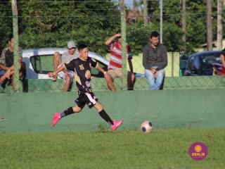 
<a style='margin-left: 5px;' class='btn btn-xs btn-social btn-facebook' href='https://www.facebook.com/sharer/sharer.php?u=https://www.boladovale.com.br/imgs/800-800-90/conteudo/fotos/1543/img9842.jpg' rel='popup' data-width='500' data-height='400'><i class='fa fa-facebook'></i>Compartilhar <span class='hidden-xs'>no Facebook</span>
</a> 
<a class='btn btn-default btn-xs' target='_blank' href='imgs/800-800-90/conteudo/fotos/1543/img9842.jpg'>
<span class='glyphicon glyphicon-cloud-download'></span> Salvar
</a> 
<span></span>