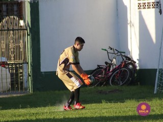 
<a style='margin-left: 5px;' class='btn btn-xs btn-social btn-facebook' href='https://www.facebook.com/sharer/sharer.php?u=https://www.boladovale.com.br/imgs/800-800-90/conteudo/fotos/1543/img9913.jpg' rel='popup' data-width='500' data-height='400'><i class='fa fa-facebook'></i>Compartilhar <span class='hidden-xs'>no Facebook</span>
</a> 
<a class='btn btn-default btn-xs' target='_blank' href='imgs/800-800-90/conteudo/fotos/1543/img9913.jpg'>
<span class='glyphicon glyphicon-cloud-download'></span> Salvar
</a> 
<span></span>
