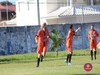 
<a style='margin-left: 5px;' class='btn btn-xs btn-social btn-facebook' href='https://www.facebook.com/sharer/sharer.php?u=https://www.boladovale.com.br/imgs/800-800-90/conteudo/fotos/1544/img9702.jpg' rel='popup' data-width='500' data-height='400'><i class='fa fa-facebook'></i>Compartilhar <span class='hidden-xs'>no Facebook</span>
</a> 
<a class='btn btn-default btn-xs' target='_blank' href='imgs/800-800-90/conteudo/fotos/1544/img9702.jpg'>
<span class='glyphicon glyphicon-cloud-download'></span> Salvar
</a> 
<span></span>