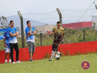 
<a style='margin-left: 5px;' class='btn btn-xs btn-social btn-facebook' href='https://www.facebook.com/sharer/sharer.php?u=https://www.boladovale.com.br/imgs/800-800-90/conteudo/fotos/1546/315.jpg' rel='popup' data-width='500' data-height='400'><i class='fa fa-facebook'></i>Compartilhar <span class='hidden-xs'>no Facebook</span>
</a> 
<a class='btn btn-default btn-xs' target='_blank' href='imgs/800-800-90/conteudo/fotos/1546/315.jpg'>
<span class='glyphicon glyphicon-cloud-download'></span> Salvar
</a> 
<span></span>