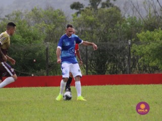
<a style='margin-left: 5px;' class='btn btn-xs btn-social btn-facebook' href='https://www.facebook.com/sharer/sharer.php?u=https://www.boladovale.com.br/imgs/800-800-90/conteudo/fotos/1546/324.jpg' rel='popup' data-width='500' data-height='400'><i class='fa fa-facebook'></i>Compartilhar <span class='hidden-xs'>no Facebook</span>
</a> 
<a class='btn btn-default btn-xs' target='_blank' href='imgs/800-800-90/conteudo/fotos/1546/324.jpg'>
<span class='glyphicon glyphicon-cloud-download'></span> Salvar
</a> 
<span></span>