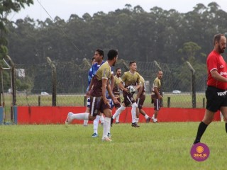 
<a style='margin-left: 5px;' class='btn btn-xs btn-social btn-facebook' href='https://www.facebook.com/sharer/sharer.php?u=https://www.boladovale.com.br/imgs/800-800-90/conteudo/fotos/1546/376.jpg' rel='popup' data-width='500' data-height='400'><i class='fa fa-facebook'></i>Compartilhar <span class='hidden-xs'>no Facebook</span>
</a> 
<a class='btn btn-default btn-xs' target='_blank' href='imgs/800-800-90/conteudo/fotos/1546/376.jpg'>
<span class='glyphicon glyphicon-cloud-download'></span> Salvar
</a> 
<span></span>