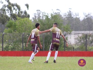 
<a style='margin-left: 5px;' class='btn btn-xs btn-social btn-facebook' href='https://www.facebook.com/sharer/sharer.php?u=https://www.boladovale.com.br/imgs/800-800-90/conteudo/fotos/1546/379.jpg' rel='popup' data-width='500' data-height='400'><i class='fa fa-facebook'></i>Compartilhar <span class='hidden-xs'>no Facebook</span>
</a> 
<a class='btn btn-default btn-xs' target='_blank' href='imgs/800-800-90/conteudo/fotos/1546/379.jpg'>
<span class='glyphicon glyphicon-cloud-download'></span> Salvar
</a> 
<span></span>