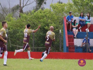 
<a style='margin-left: 5px;' class='btn btn-xs btn-social btn-facebook' href='https://www.facebook.com/sharer/sharer.php?u=https://www.boladovale.com.br/imgs/800-800-90/conteudo/fotos/1546/385.jpg' rel='popup' data-width='500' data-height='400'><i class='fa fa-facebook'></i>Compartilhar <span class='hidden-xs'>no Facebook</span>
</a> 
<a class='btn btn-default btn-xs' target='_blank' href='imgs/800-800-90/conteudo/fotos/1546/385.jpg'>
<span class='glyphicon glyphicon-cloud-download'></span> Salvar
</a> 
<span></span>